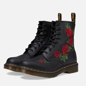 Dr. Martens Vonda Boots